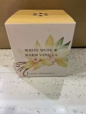 White Musk And Warm Vanilla Candle In Presentation Box