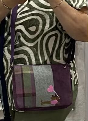 Purple Sausage Dog Holding Heart Balloon Tweed Messenger Bag