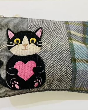 Cute Cat Holding A Heart Zipped Tweed Purse